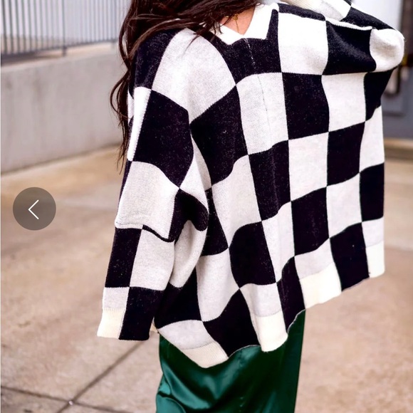 NWT DRESSED IN LALA CHECKERBOARD SWEATER SIZE S/M - Picture 2 of 2